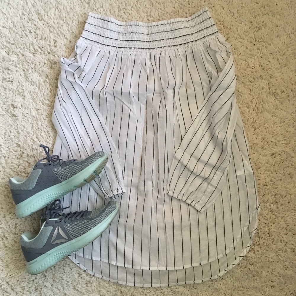 • Michael Kors Off-Shoulder Top •